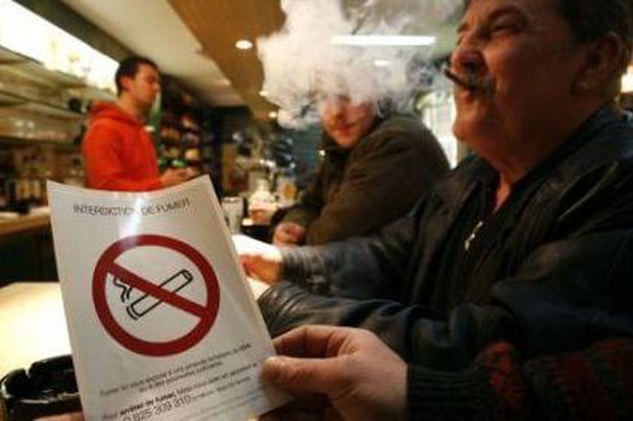 В Испании полностью запретили курение в общественных местах

 - В Мире