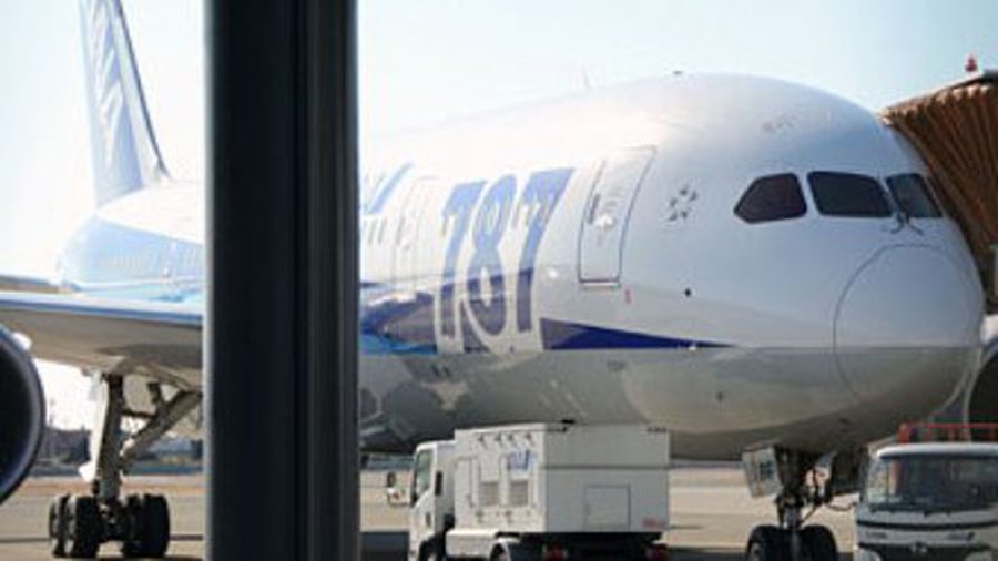 У нового Boeing 787 Dreamliner треснуло лобовое стекло - В Мире