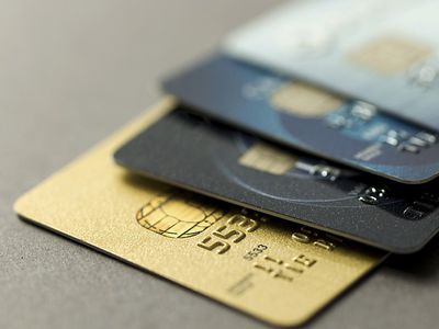 В Литве большая, чем в других странах ЕС, часть людей не пользуется банковскими картами - Литва и страны Балтии