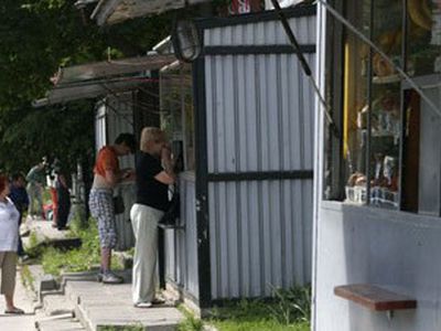 Литовец решил судиться с государством из-за пяти ларьков
 - Литва и страны Балтии