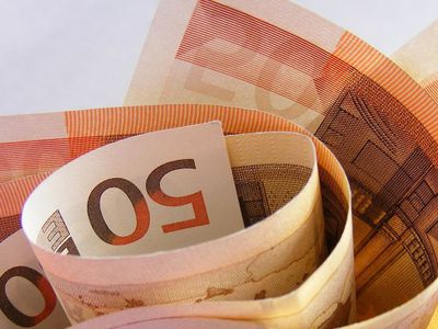 В 2023 г. доходы жителей увеличились на 122 евро, все больше пенсионеров продолжает работать - Литва и страны Балтии