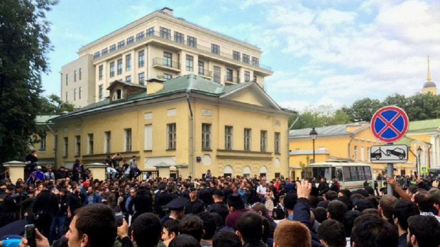 "Беспредел творится на Земле!": как прошел митинг мусульман в Москве - В Мире