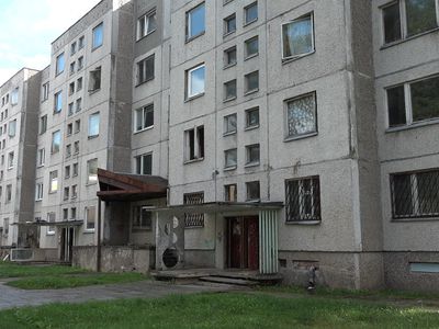 «Добро пожаловать в ад!». Такая надпись сделана на входе в общежитие (видео) - В Висагинасе