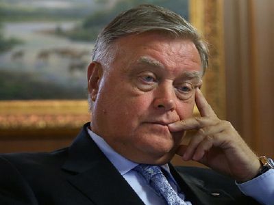 Книга Якунина: неприязнь Меркель к русским объясняется украденным в детстве велосипедом - В Мире