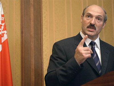 Лукашенко: Мы на коленях ни перед кем ползать не будем
 - В Мире