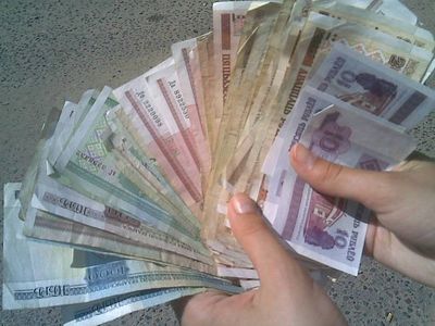 
Лукашенко поручил повысить минимальные зарплаты с 2011 года


 - В Мире