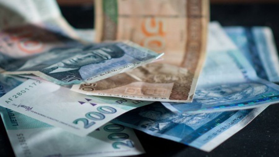 
„Banko darbuotojų“ pasaka patikėjusi senolė neteko 30 tūkst. Lt
 - Įvykiai ir kriminalas