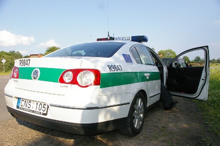 Kelių policijos tarnyba per šventines dienas išaiškino 114 pažeidimų, rado vogtą motociklą - Įvykiai ir kriminalas