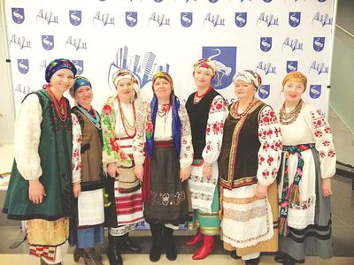 Национальный костюм украинской общины Висагинаса - В Висагинасе