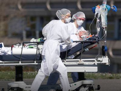 В Испании за сутки свыше 800 человек умерли из-за коронавируса - В Мире