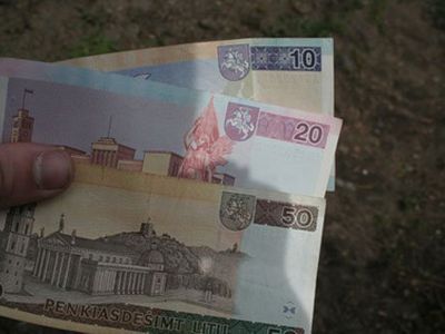 В Литве уменьшились размеры средней заработной платы
 - Литва и страны Балтии