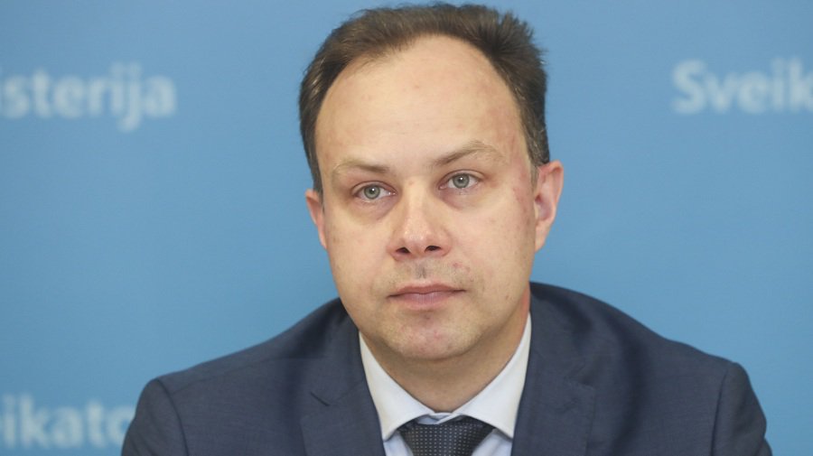 Предложение учреждать аптеки в больницах министр здравоохранения сравнил с терминалом СПГ - Литва и страны Балтии