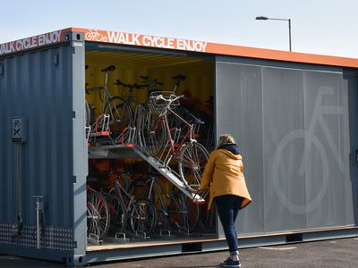 В Висагинасе будут установлены велостоянки контейнерного типа и другие - В Висагинасе