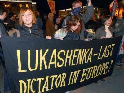 LRT žurnalistams mitingas vos nesibaigė areštinėje - Lietuva ir Baltijos šalys