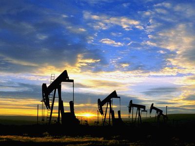 Россия и ОПЕК готовятся сократить объемы добычи нефти - В Мире