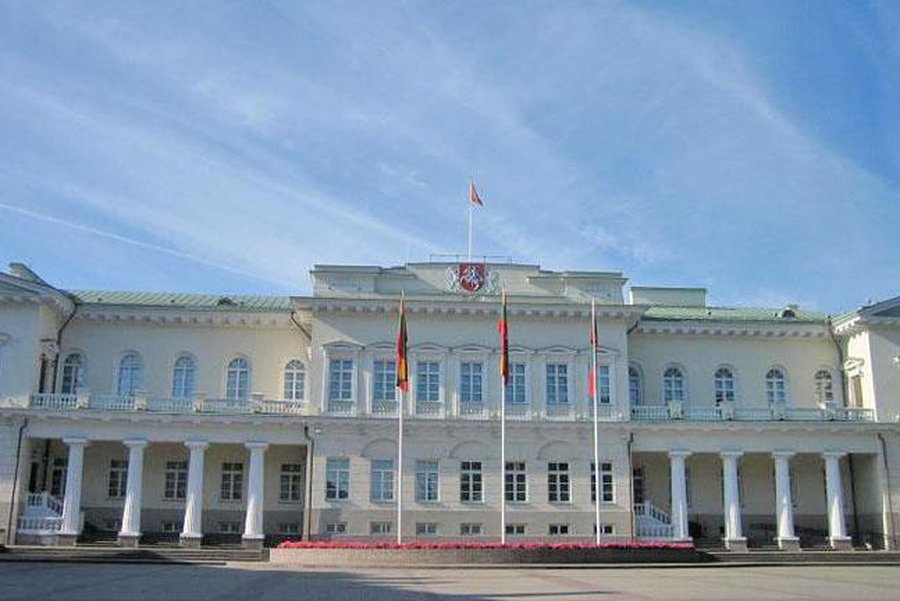 Литовским таксистам запретили перевозить алкоголь - Литва и страны Балтии
