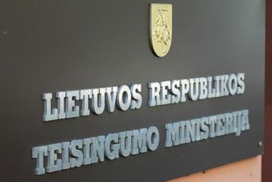 Литовская чиновница лишилась должности из-за ареста правозащитника - Литва и страны Балтии