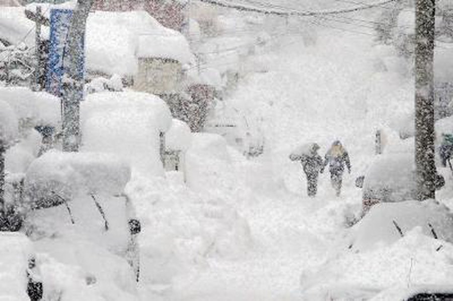 Sniegas PAR sukėlė eismo chaosą - Pasaulyje