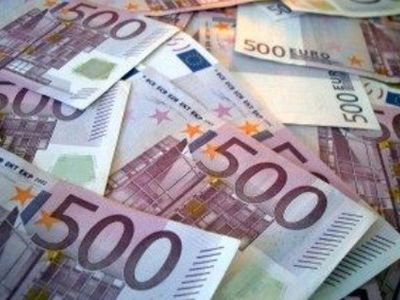 Экономистам заплатят 390 тысяч долларов за похороны евро - В Мире