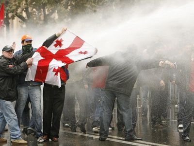 Грузия стоит на пороге гражданской войны - В Мире