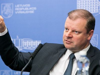 Сквернялис обещает с октября повысить пенсии на 13 евро - Литва и страны Балтии