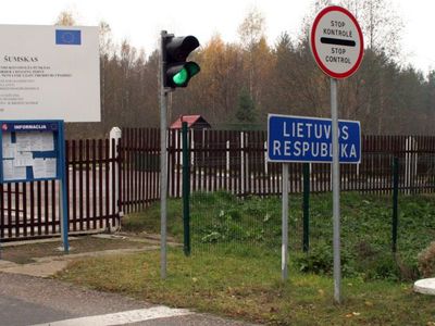 Литовский пограничник прострелил ногу белорусу, пытавшемуся отнять у него оружие
 - Происшествия и криминал