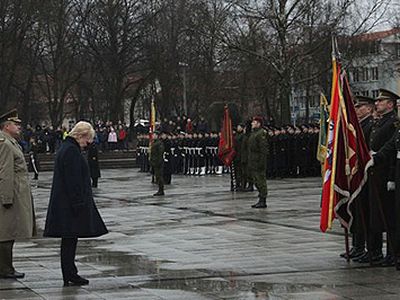 Президент Литвы пожелала армии взращивать патриотизм, а министр обороны опасается России
 - Литва и страны Балтии