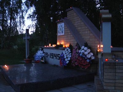 Глубоки забвения колодцы, но не забывается война... 

                                                                 - В Висагинасе