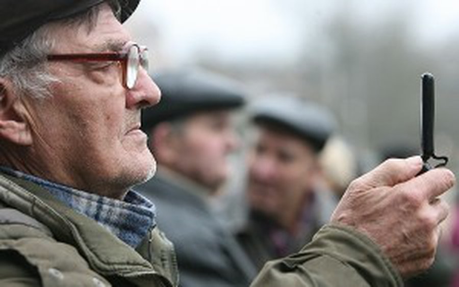 Правительство не хочет помогать работающим не весь день - Литва и страны Балтии