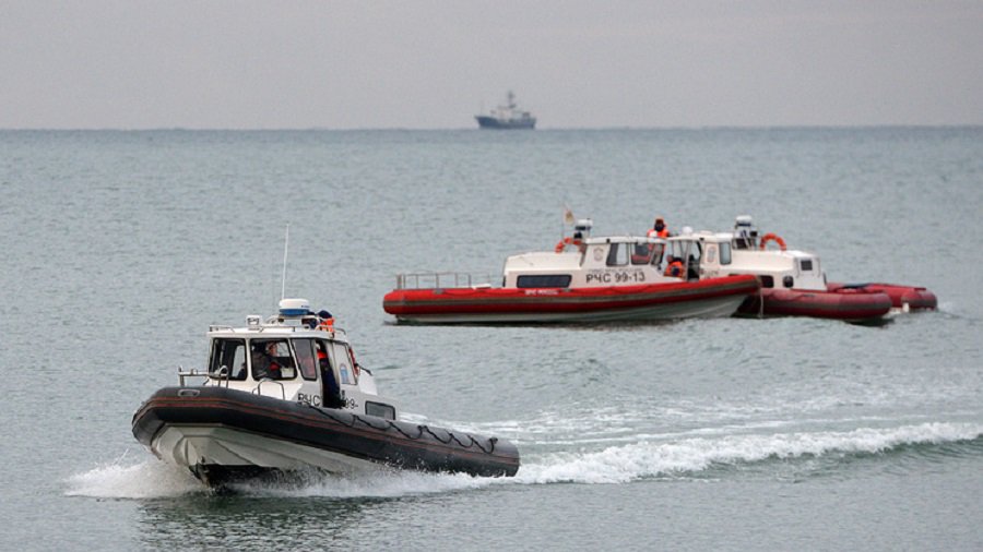 Спасатели обнаружили два плота в районе поисков пропавшего судна "Восток" в Японском море - В Мире