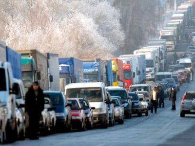 На литовско-белорусской границе образовались многокилометровые очереди
 - Хобби, отдых и развлечения