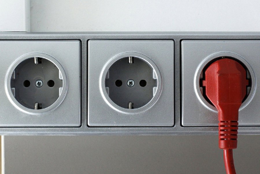 Nuo sausio 1-osios įmonėms nebebus taikomos visuomeninės elektros energijos kainos - Lietuva ir Baltijos šalys