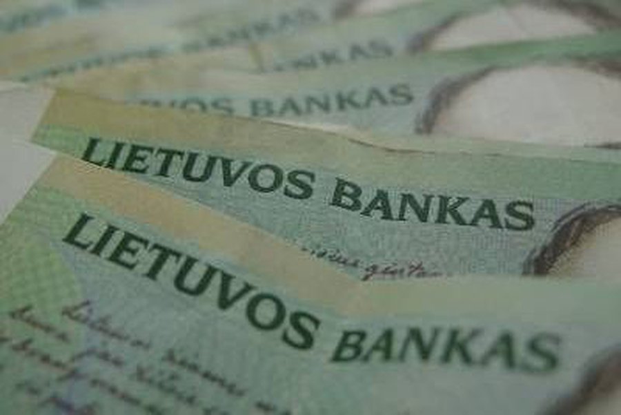 Į biudžetą surenka daugiau pajamų nei pernai - Lietuva ir Baltijos šalys