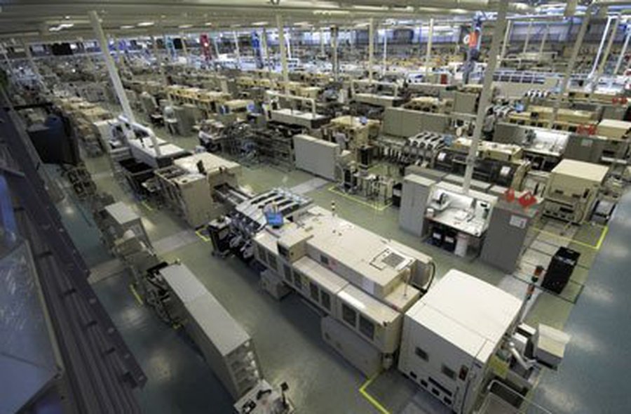 Волна самоубийств вынудила Foxconn повысить зарплату сотрудников
 - В Мире