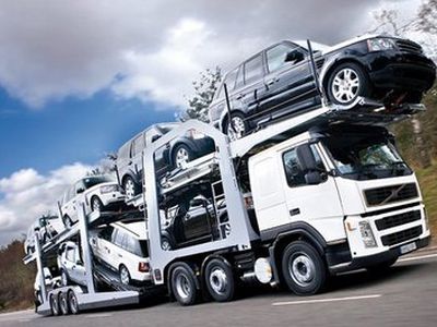 Baltarusiai skuba išsivežti įsigytus automobilius - Pasaulyje