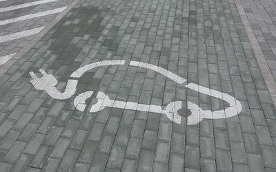 В июле стартует новая программа поддержки электромобилей на 20 миллионов евро - Экономика и бизнес