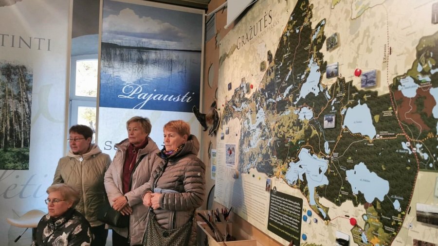 Экскурсия в Салакас. Посещение музея, костела и побережья оз. Луодис (фотогалерея) - В Висагинасе