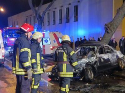 
Šalia Klaipėdos dramos teatro per kraupią BMW avariją užsimušė du jaunuoliai, vairuotojas sužalotas - Įvykiai ir kriminalas