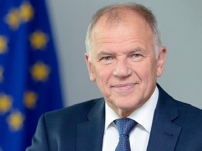 Социал-демократы Литвы выдвинули кандидатом в президенты еврокомиссара В. Андрюкайтиса - Выборы 2019