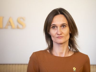 В. Чмилите-Нильсен отбывает с первым официальным визитом в США - В Мире