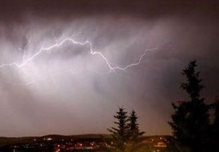 Шквал нанес литовским селянам ущерб в 120 тысяч литов  - Литва и страны Балтии