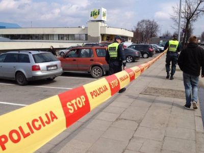  
В автобусе, прибывшем из Минска, обнаружена мощная взрывчатка
 

                  - Литва и страны Балтии