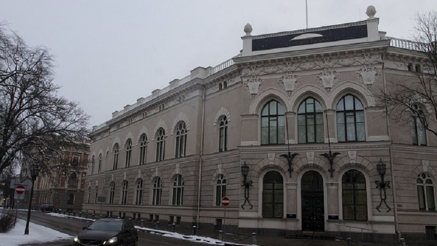 Скандал вокруг коррупции в Банке Латвии превращается в политический кризис - Литва и страны Балтии