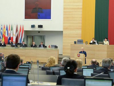 Нарушившим присягу членам муниципального совета предлагается на восемь лет запретить участие в муниципальных выборах - Литва и страны Балтии