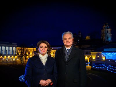 Laimingų Naujųjų metų linki prezidentas G. Nausėda ir ponia D. Nausėdienė - Lietuva ir Baltijos šalys