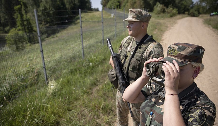 На границе с Белоруссией третьи сутки подряд не задержано незаконных мигрантов - Происшествия и криминал