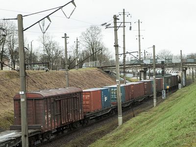 „Lietuvos geležinkeliai“: pirmadienį buvo priimtas pirmasis traukinys vežimui per Lietuvos teritoriją į Kaliningradą - Pasaulyje