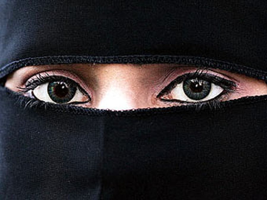 Жена разводится после попытки мужа посмотреть на ее лицо - Хобби, отдых и развлечения