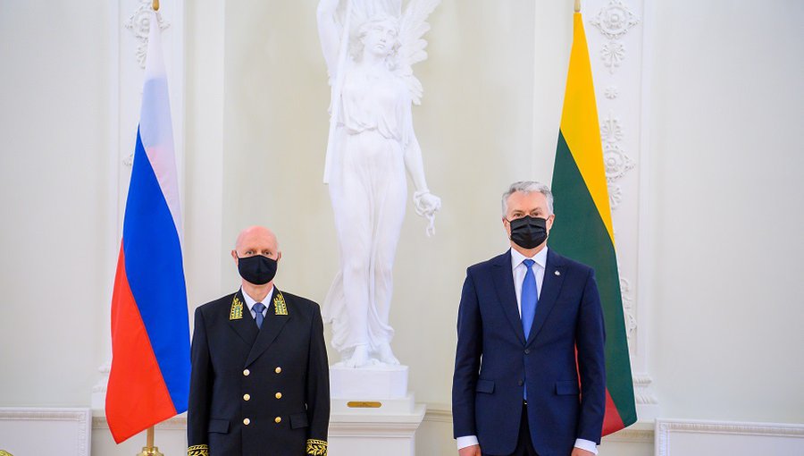 Президент Литвы выступает за продолжение диалога с Россией̆ - В Мире