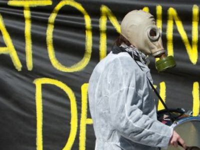 В Вильнюсе протестовали против Висагинской АЭС с противогазами

  - Энергетика